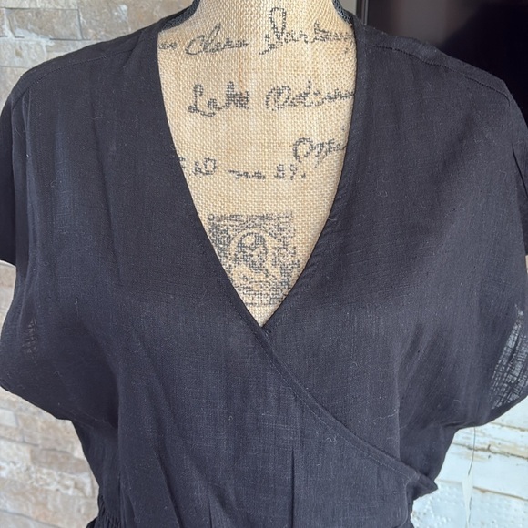 Mono B black elastic waist short sleeve vneck romper two pockets lined shorts - Picture 2 of 16